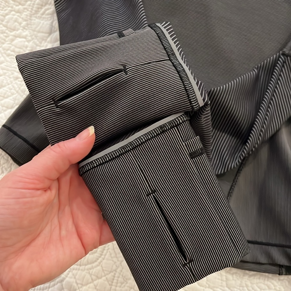Lululemon Two-Tone Ribbed Running Half Zip Size 2 - Picture 8 of 12